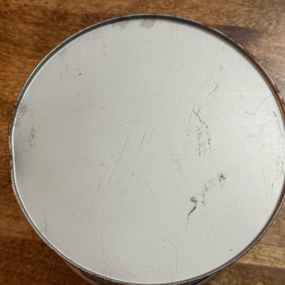 King Leo Blue and Red Tin Container - Picture 4 of 5